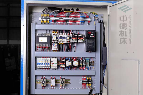 ZDS-2032采用正品電氣元件，裝有變頻驅(qū)動，控制精確，穩(wěn)定耐用壽命長.jpg