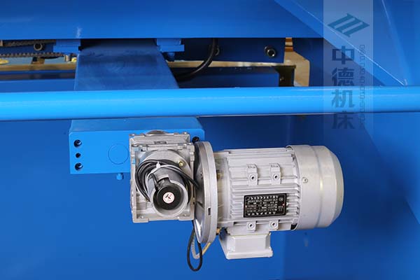 ZDS-2032后擋料AC電機與減速器一體，故障少，速度快.jpg