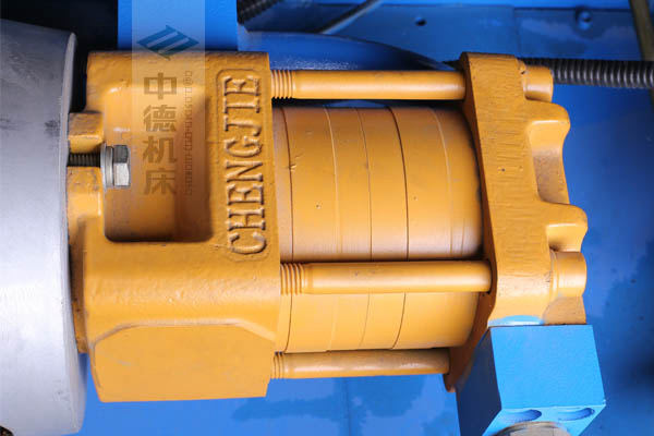 ZDPK-4015采用國(guó)內(nèi)一流品牌電機(jī)及油泵，動(dòng)力強(qiáng)勁，噪音低.jpg